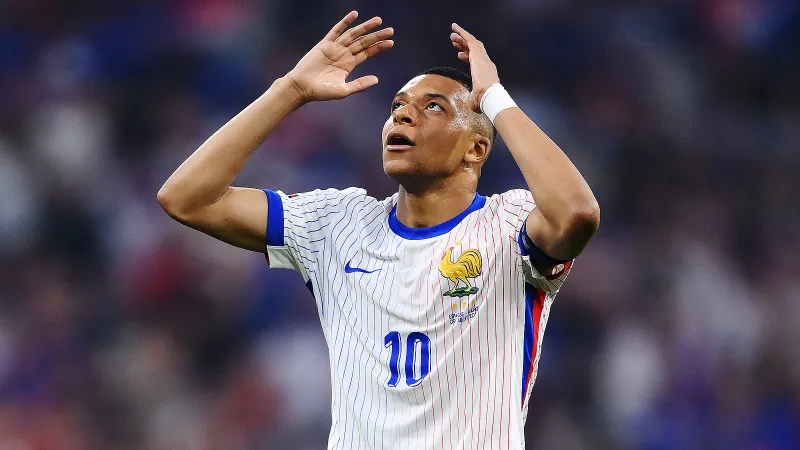 Mbappe bombardirlər siyahısında Tyerri Anrini keçdi