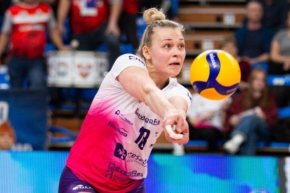 "DH Volley" dörd legioner transfer edib