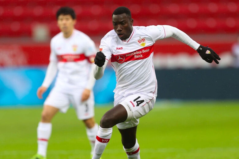 “Ştutqart”ın futbolçusu Saxta ada görə cəzalandırıldı