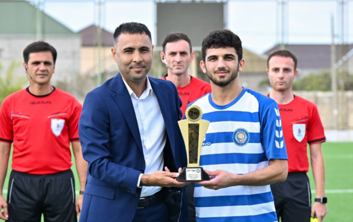 “Dinamo”nun futbolçusu mükafatlandırıldı