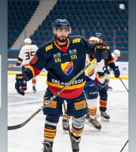 Musa Qurbanlı hokkey oynadı - FOTOLAR