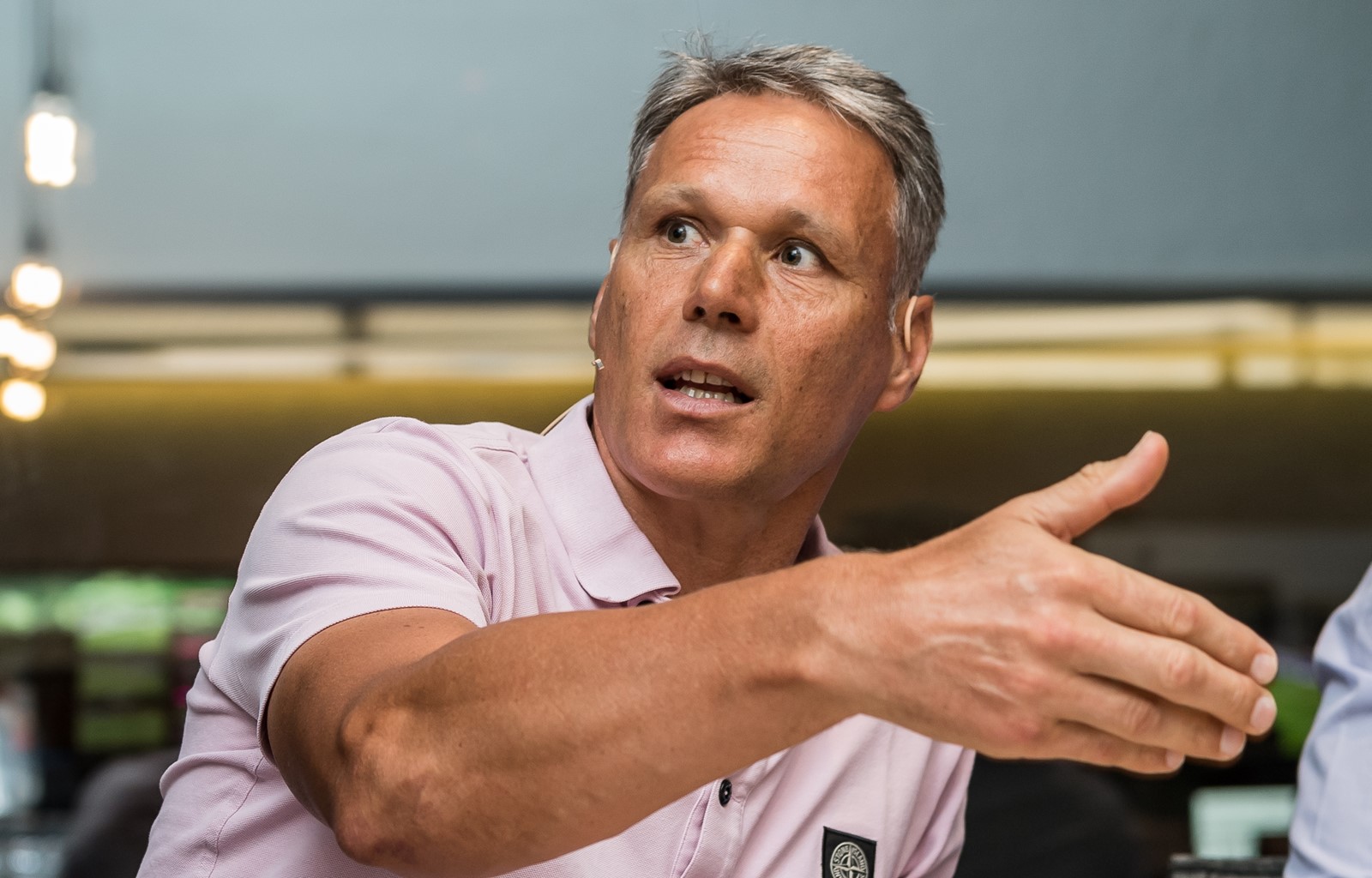 Marko van Basten: “Messi komandanı döyüşə aparacaq şəxs deyil”