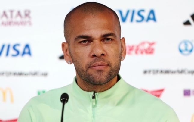 Dani Alveş Portuqaliya klubunu alır