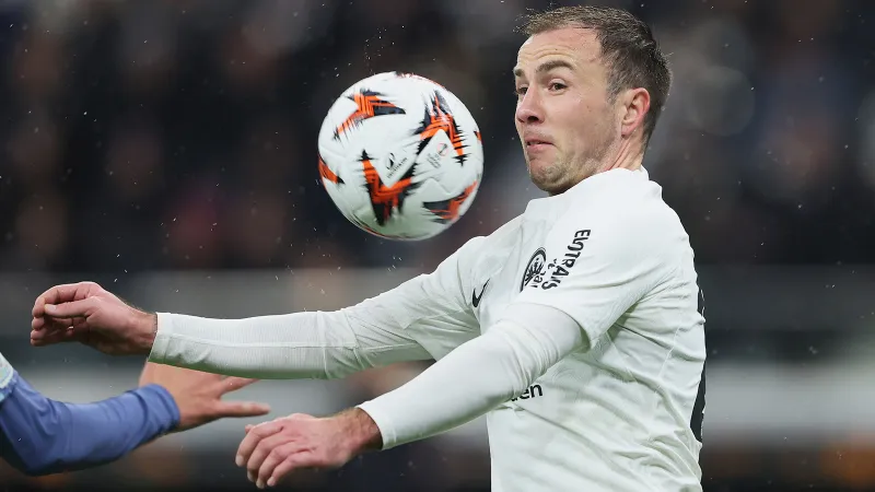 Almaniyalı futbolçu Kriştiano Ronaldo bir yerdə oynamaq istəyir