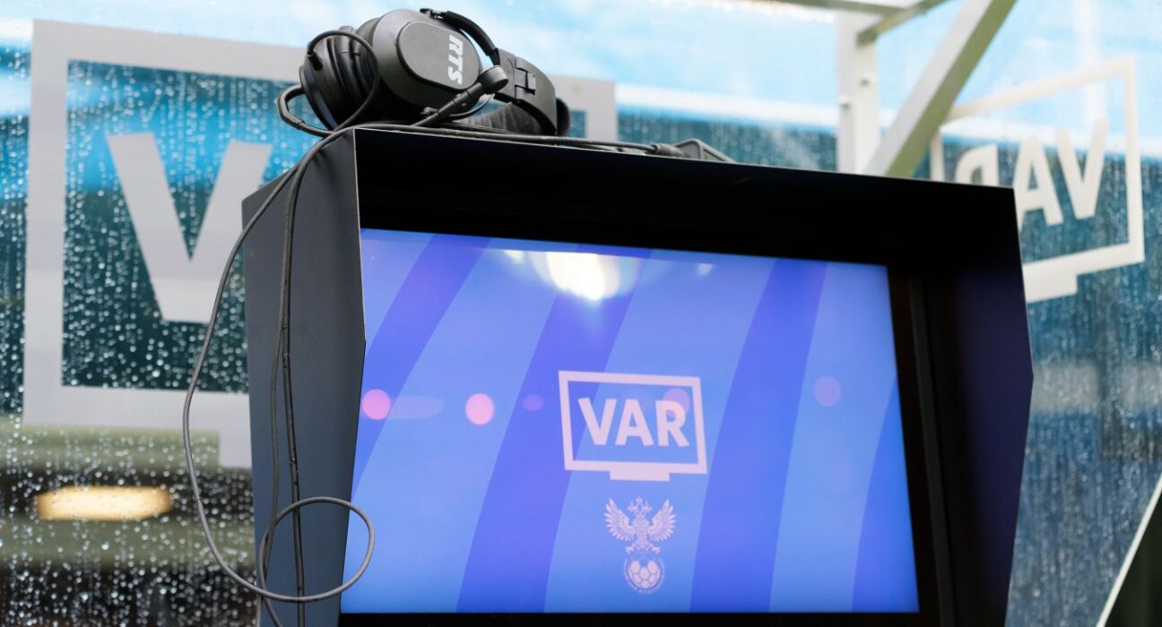 Hakim və VAR səhvləri aşkarlandı