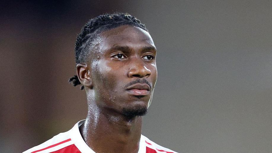 "Nyukasl" fransalı futbolçu ilə razılığa gəlib
