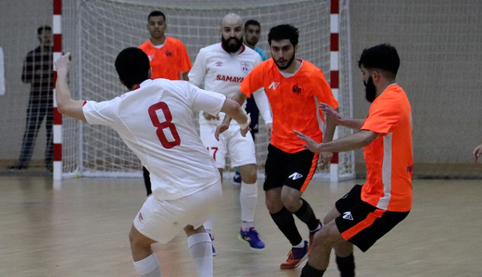 Son çempion məğlubiyyətlə başladı