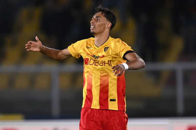 Bir italyan, iki ingilis klubu "Leççe"nin müdafiəçisinə "elçi" düşüb