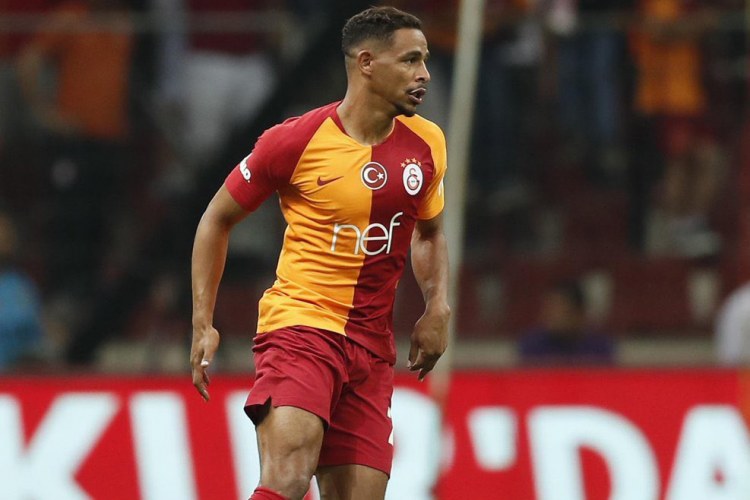 Braziliya millisinin sabiq üzvü karyerasını başa vurdu