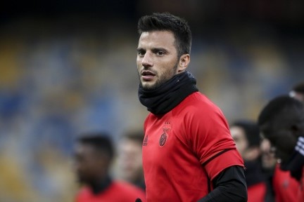 Müqaviləsini ləğv etmədi, əvəzedici komandaya göndərildi