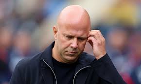 Arne Slot "Mançester Siti" ilə oyunda hakimlikdən narazı qalıb