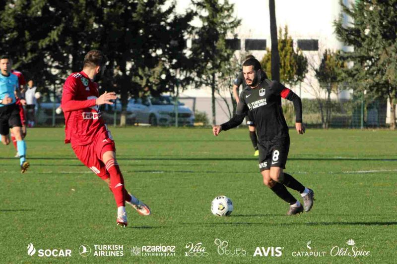 "Neftçi" Antalyadan qələbəylə dönür - kapitanla sevindi