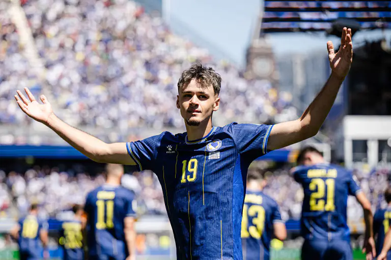 "Yuventus" 18 yaşlı bosniyalının transferinə 40 milyon xərcləyəcək