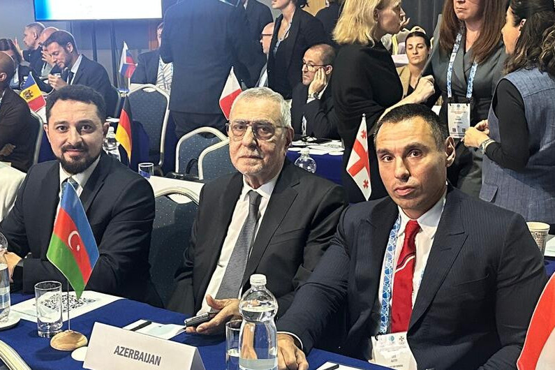 MOK-un nümayəndə heyəti Olimpiya Həmrəyliyi formunda