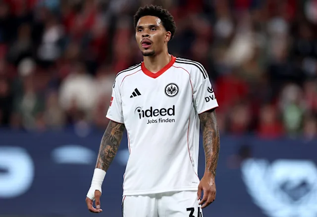 İngilrərə klubları "Ayntraxt"ın futbolçusu ilə maraqlanır