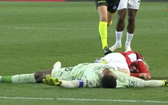 "Milan"ın qapıçısı meydanda huşunu itirdi