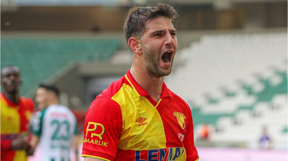 “Beşiktaş”dan müdafiəçi transferi