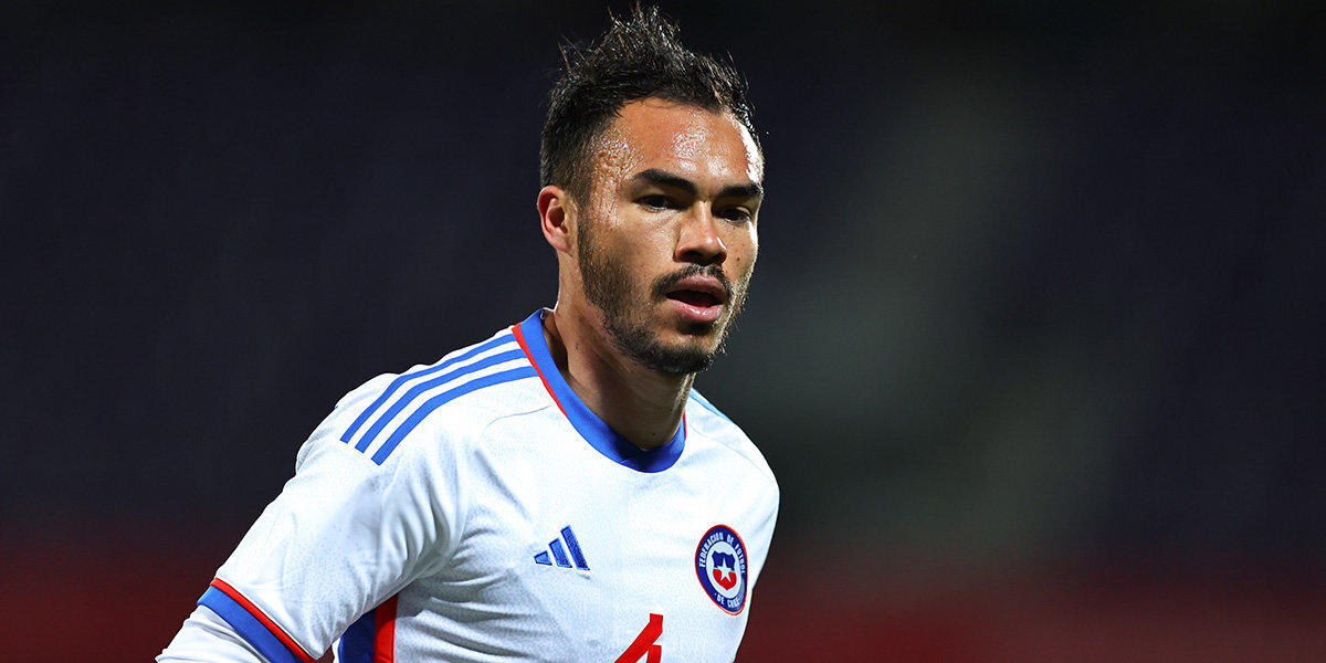 "Sevilya" çilili müdafiəçi ilə anlaşıb