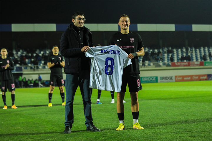 Kaşuk “Sabah”ın azarkeşini mükafatlandırdı