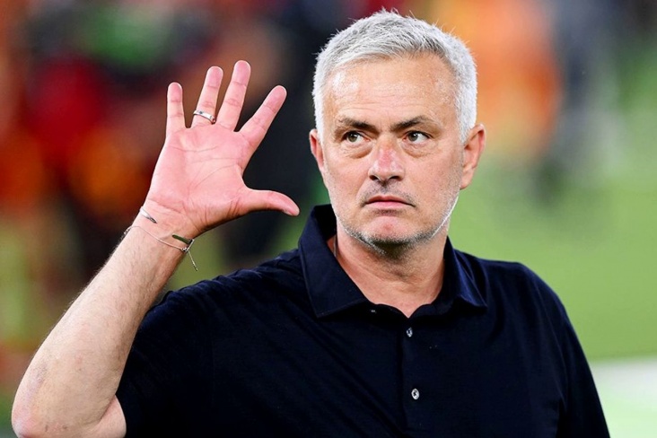 Mourinyo “Fənərbağça”dakı gələcəyi ilə bağlı sualdan yayındı
