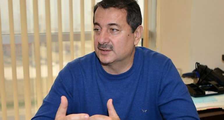 Vaqif Sadıqov: "Özünü vaxtından əvvəl çempion hesab edən komanda "yana" bilər"