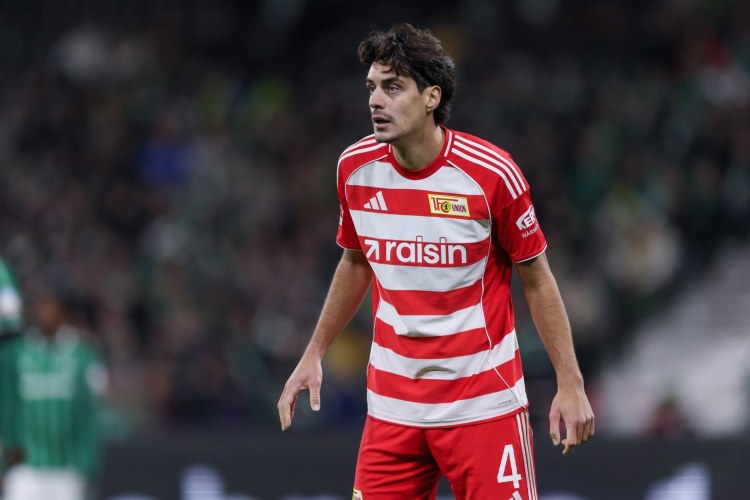 İstanbul klubu portuqaliyalı müdafiəçi ilə danışıqlara başladı