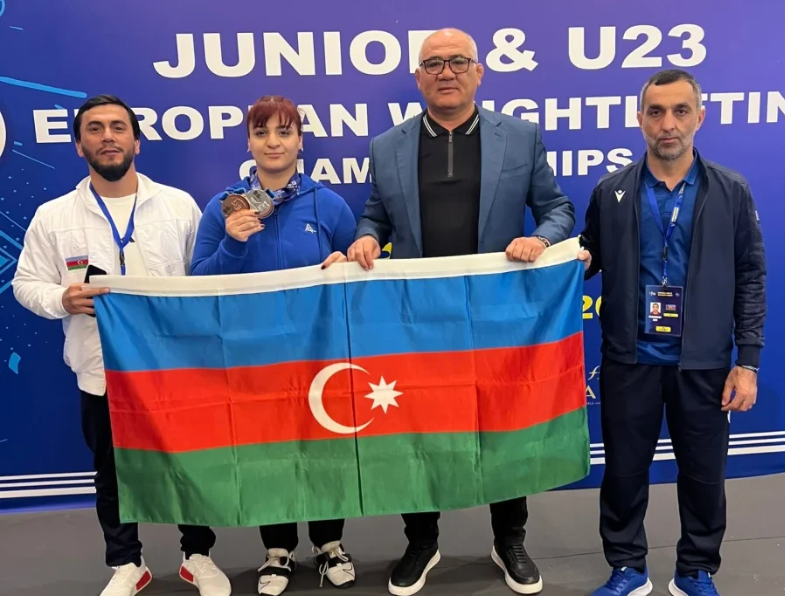 Azərbaycan idmançısı 3 medal qazandı