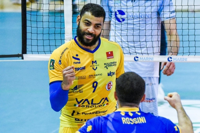 Məşhur voleybolçu Türkiyə kıubuna keçdi, seçimini izah etdi