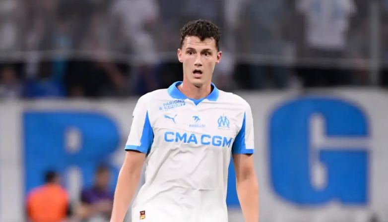 “Fənərbağça” və “Qalatasaray” dünya çempionu ilə maraqlanır