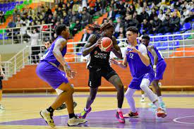 Turnir cədvəlində ikihakimiyyətlik