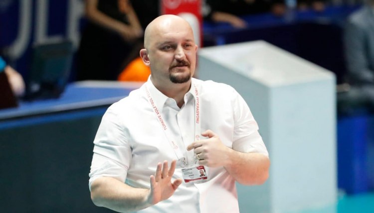 Millimizə yeni baş məşqçi təyin olundu