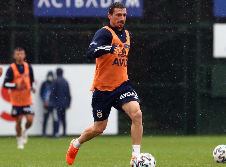 "Fənərbaxça" derbiyə 1 itki ilə çıxacaq