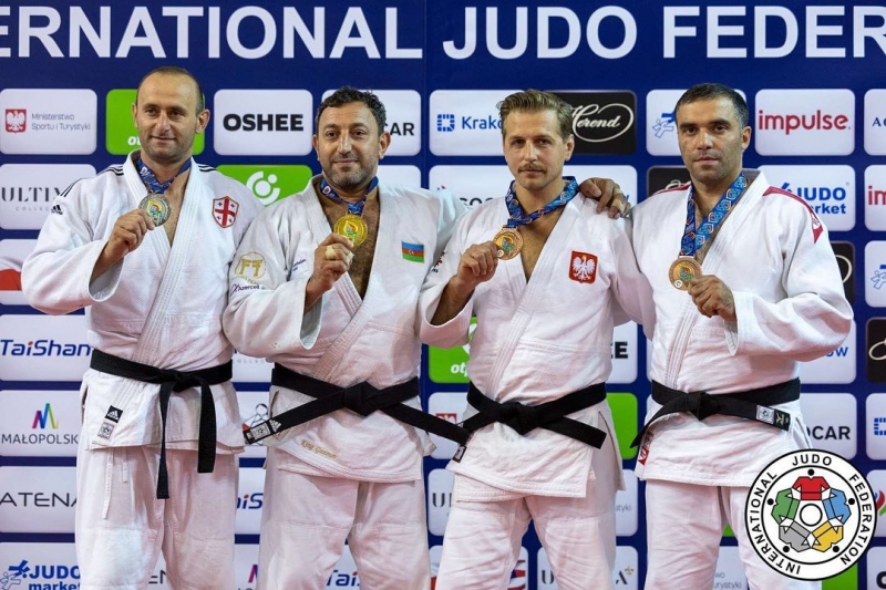 Usta cüdoçularımız DÇ-dən 15 medalla qayıdırlar