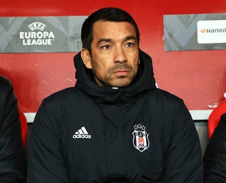 Niderlandlı mütəxəssis "Beşiktaş"dan ayrılmaq istəmir