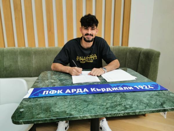 Azərbaycanlı futbolçu rəsmən Bolqarıstan klubunda