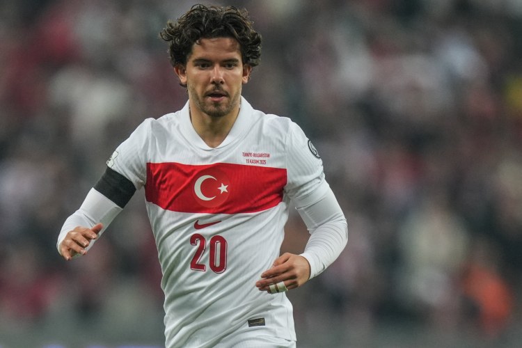 Türkiyəli müdafiəçi üçün 50 milyon avro tələb edəcəklər