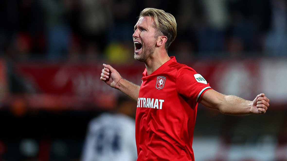 Niderland klubunun yarımmüdafiəçisi Qətərə üz tutdu