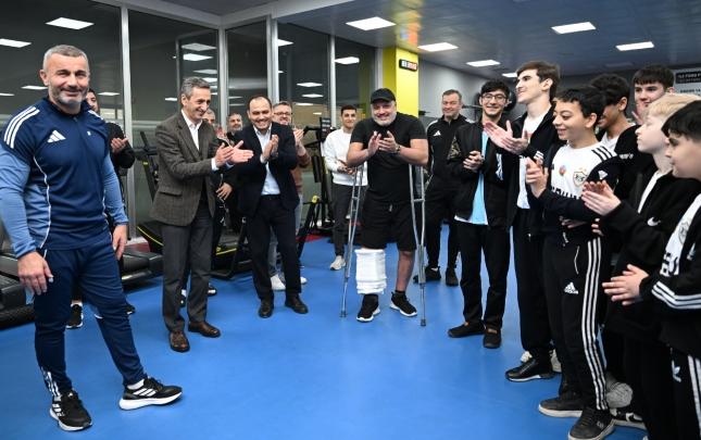 PFL-in təşəbbüsü ilə internat məktəbinin şagirdləri "Qarabağ"la görüşdü - Video