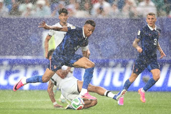 DÇ-2026: Mbappe dubl etdi, Fransa pley-offa vəsiqə qazandı