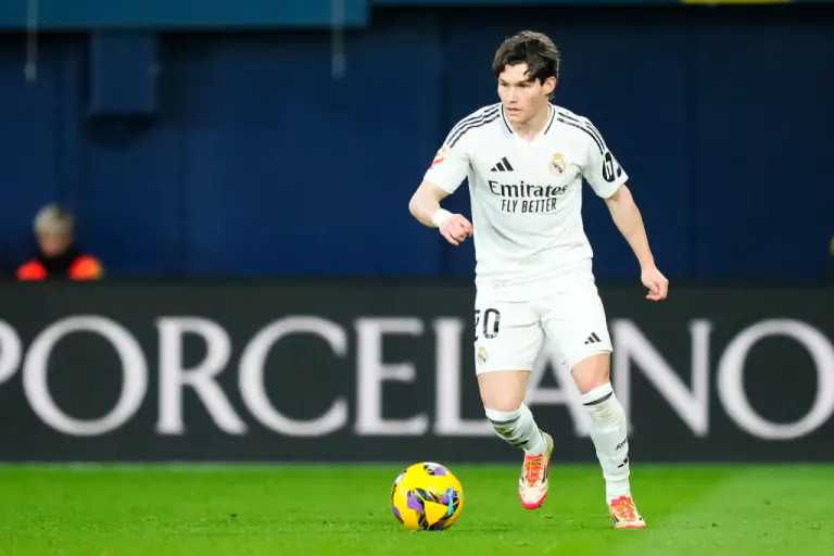 "Betis" Madrid klubunun müdafiəçisini transfer etdi