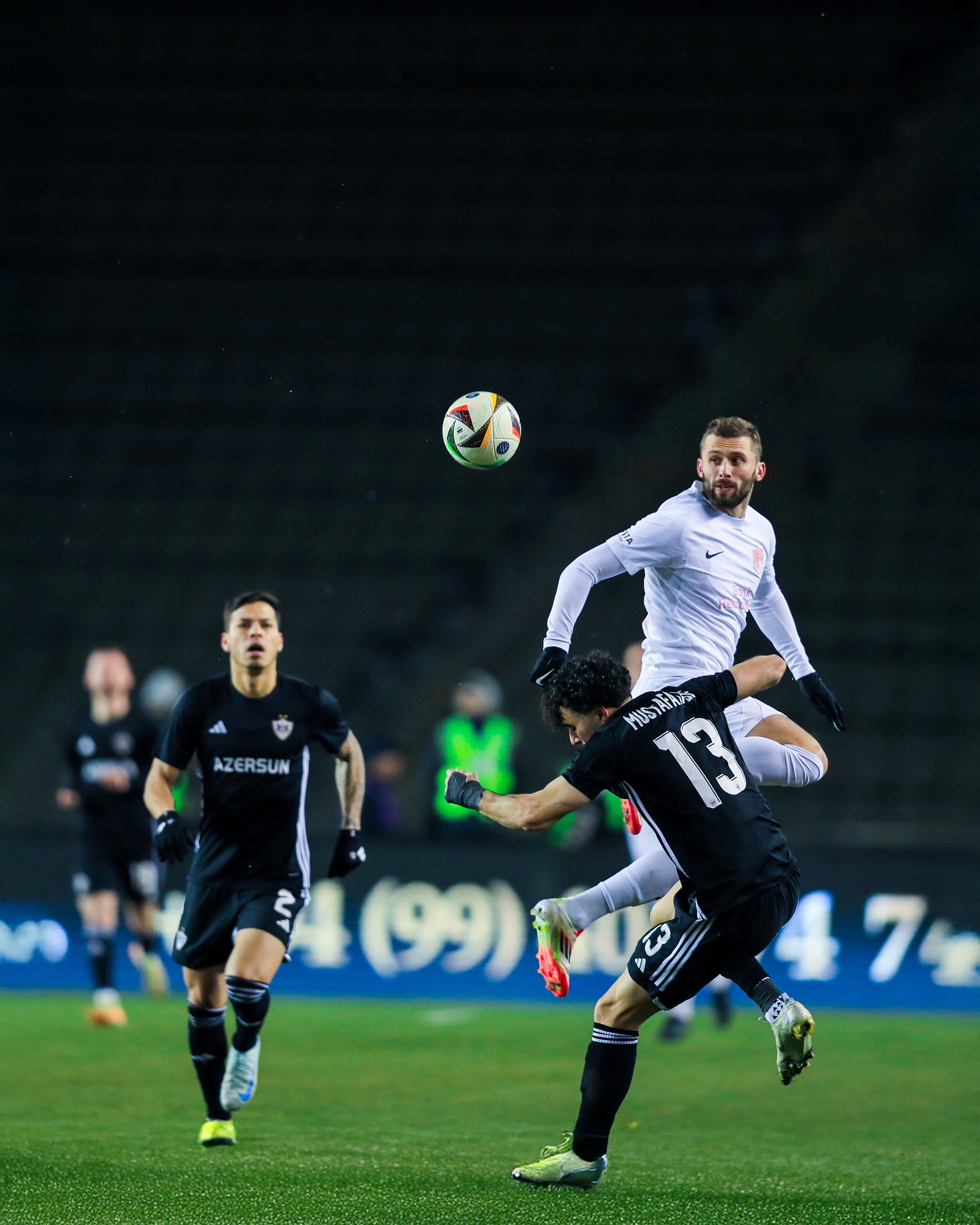 "Sabah" ikinci "yüz"ü geridə qoydu