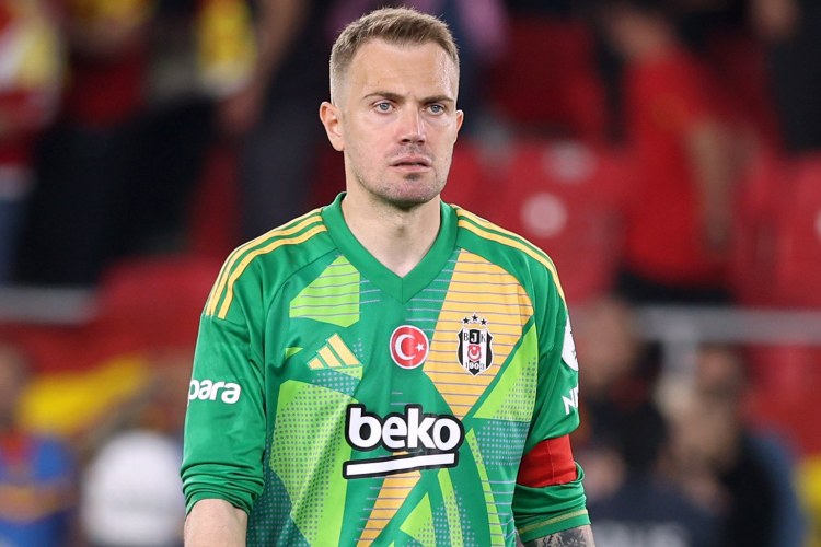 "Beşiktaş" Türkiyə millisinin üzvü ilə yollarını ayırdı