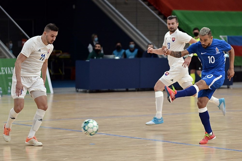 Millimizin oyunçusu: "Falkao kimi istedadla, əfsanə ilə bir sırada yer almaq müsbət məqamdı"