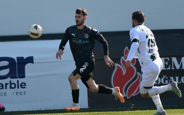 Sərtan fasilədə əvəzləndi, komandası məğlub oldu