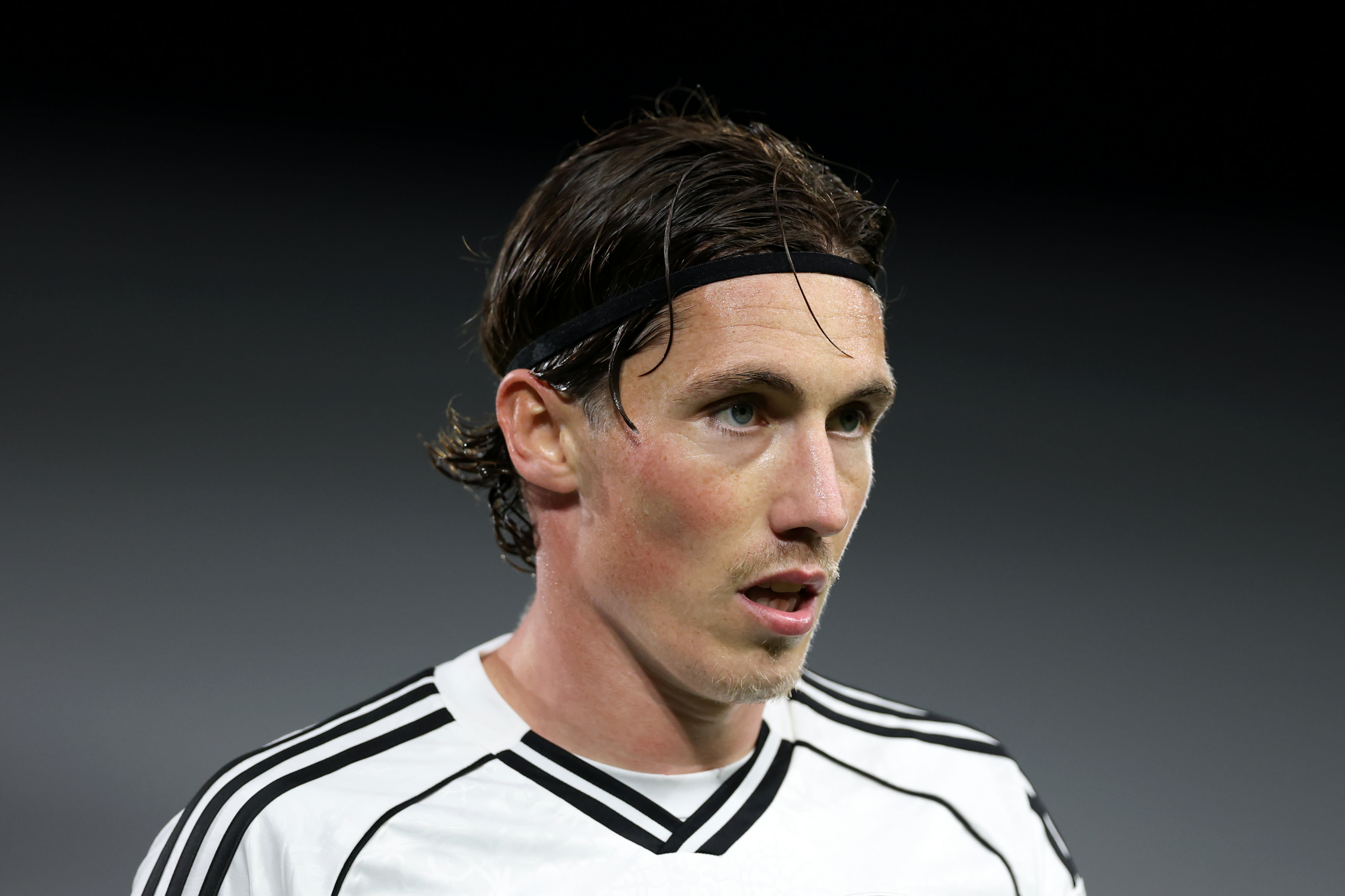 "Aston Villa" uelsli futbolçunu transfer etmək istəyir