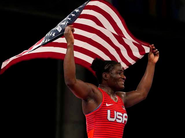 Güləş üzrə Olimpiya çempionu restlinq yarışlarında qüvvəsini sınayacaq