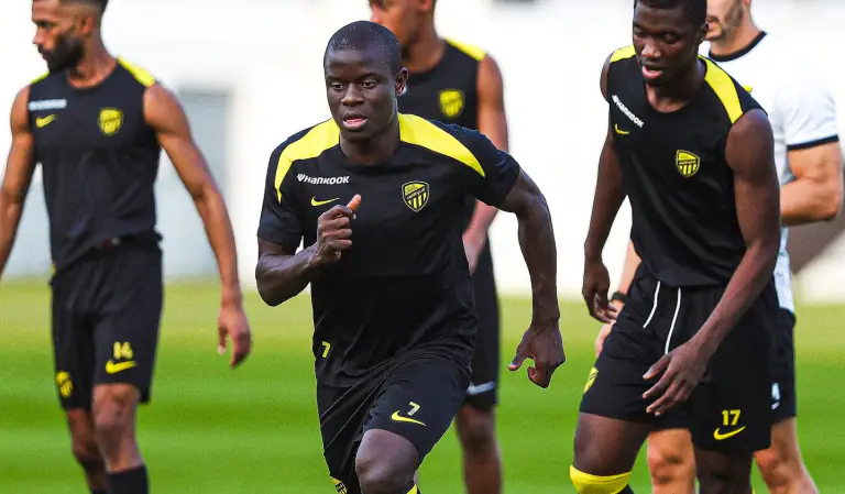 Ərəblərin səhlənkarlığı səbəbindən Nqolo Kantenin "Fənərbaxça"ya keçidi alınmadı