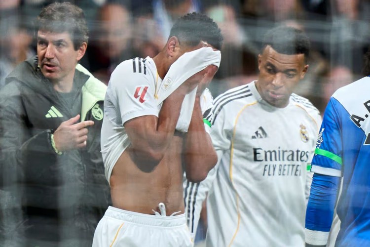 "Real"da ciddi itki, göz yaşları ilə meydanı tərk etdi