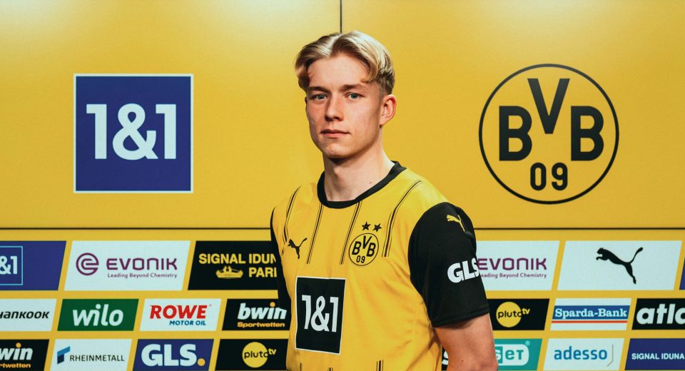 “Borussiya” isveçli oyunçunu transfer etdi