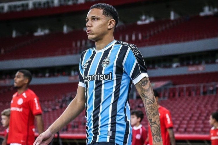 İtaliya klubu 19 milyon avroya müdafiəçi transfer edir